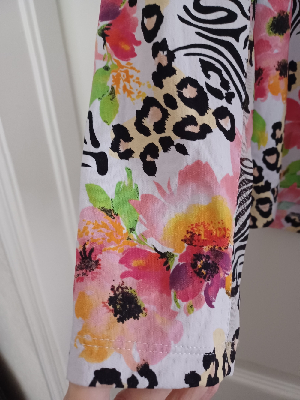 IBKUL Womens Size XL White Floral & Animal Print V-Neck Long Sleeve UPF 50 Golf - Picture 3 of 6